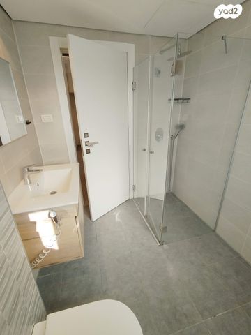 גג/ פנטהאוז, חולון