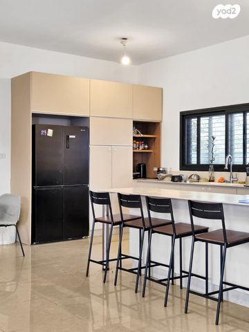 בית פרטי/ קוטג', ברוש