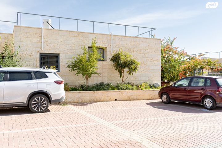 דו משפחתי, תכלת מרדכי, תקוע