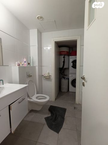 דירה, אבא אבן, קרית הלאום, ירושלים