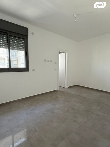 דירה, יעקב פיכמן, קרית אילון, חולון