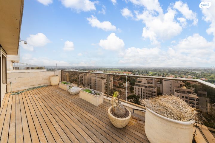 גג/ פנטהאוז, מגדיאל, הוד השרון