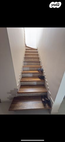 גג/ פנטהאוז, חזקיה המלך, רובע י"ג, אשדוד