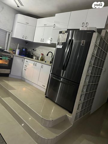 דירה, אריה שנקר, אגרובנק, חולון