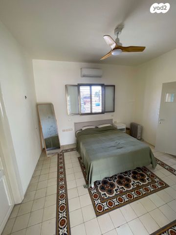 גג/ פנטהאוז, ויקטור הוגו, צהלון, שיכוני חסכון, תל אביב יפו