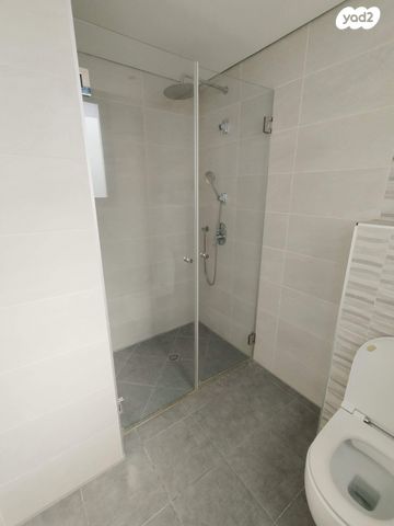 גג/ פנטהאוז, חולון