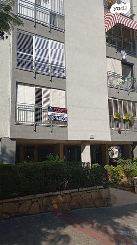 דירה, בן גוריון 8, רעננה