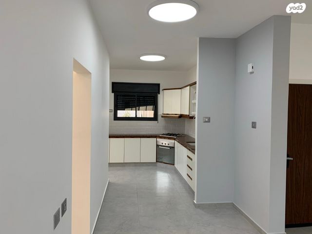 דירה, מנשה 6, מרכז העיר, סביניה, הוותיקה, קרית ביאליק