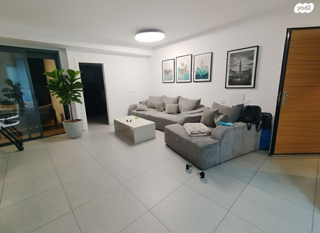 דירה, יוסף אהרונוביץ' 43, שיכון ותיקים, חולון