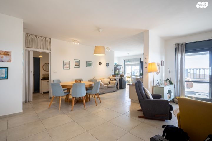 דו משפחתי, תכלת מרדכי, תקוע