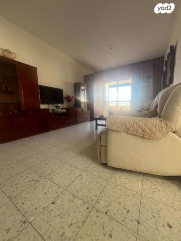 דירה, הרצל 15, מרכז העיר, קרית אתא