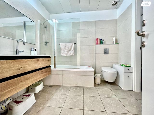 דירה, אמנון ליפקין שחק, נוף הטיילת, נתניה