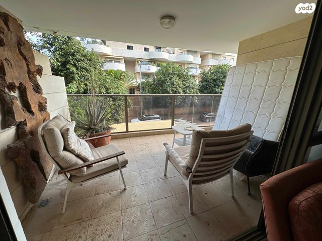 דירה, הלוטוס 20, קרית הפרחים - 2005, רעננה