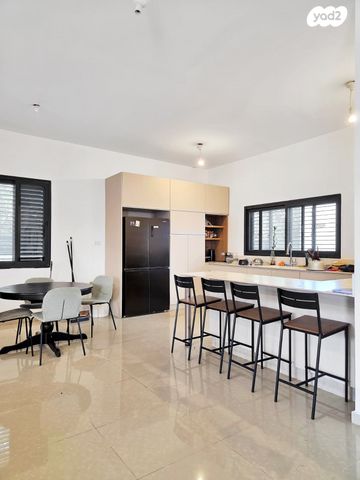 בית פרטי/ קוטג', ברוש