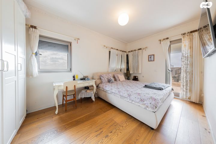 גג/ פנטהאוז, מגדיאל, הוד השרון