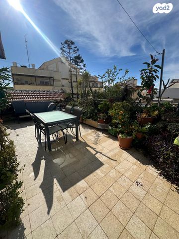 גג/ פנטהאוז, דרך הציונות 36, רובע ג', אריאל