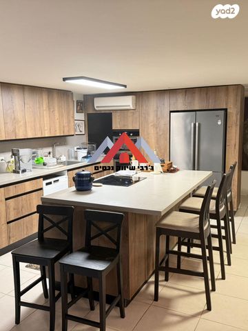 בית פרטי/ קוטג', נווה עוז, פתח תקווה