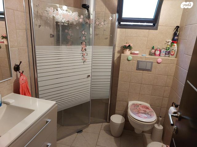 דו משפחתי, משעול גדרון 10, נווה, קצרין