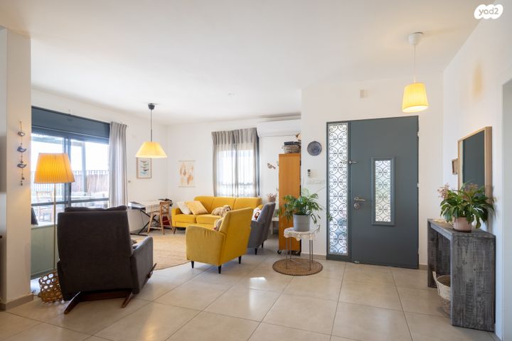 דו משפחתי, תכלת מרדכי, תקוע