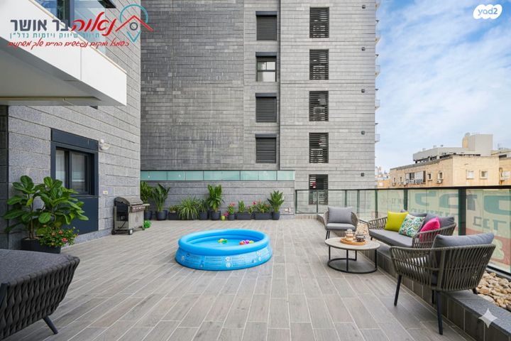 גג/ פנטהאוז, סוקולוב 12, רוטשילד עצמאות, בת ים