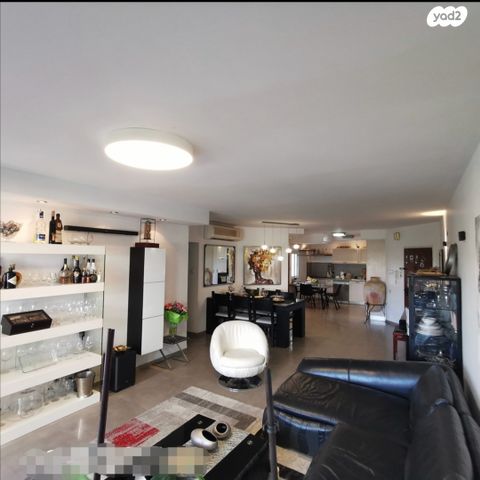 דירה, שלום אש, הדר יוסף, תל אביב יפו