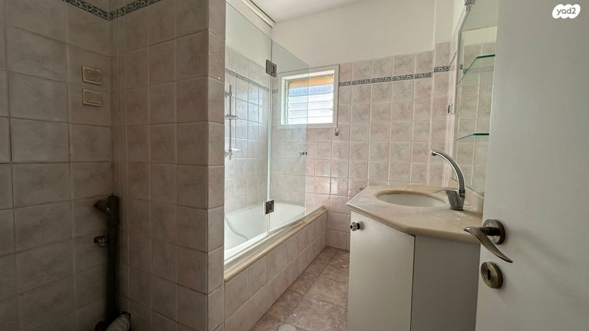 דירה, אחדות העבודה, בורוכוב, גבעתיים