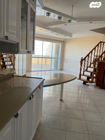 גג/ פנטהאוז, משעול השוהם 14, בן גוריון, חולון