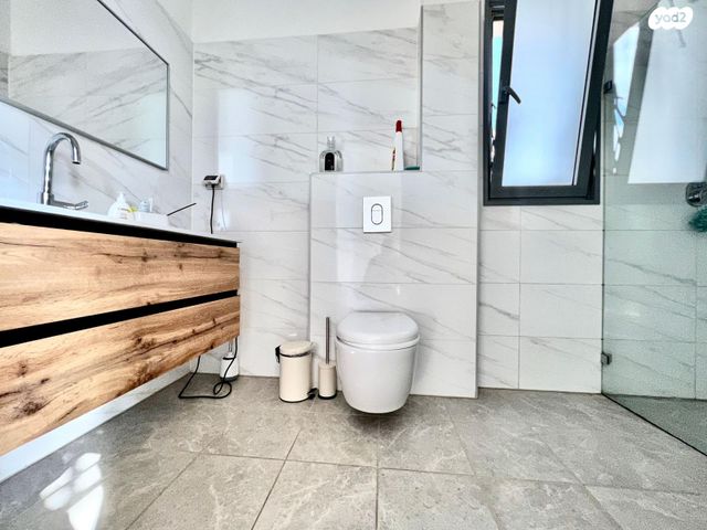 דירה, אמנון ליפקין שחק, נוף הטיילת, נתניה