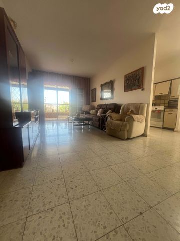 דירה, הרצל 15, מרכז העיר, קרית אתא