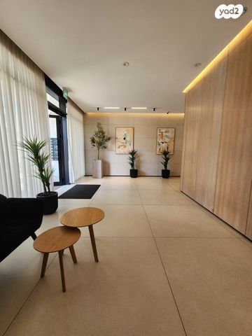 דירה, טרומפלדור 51, פתח תקווה