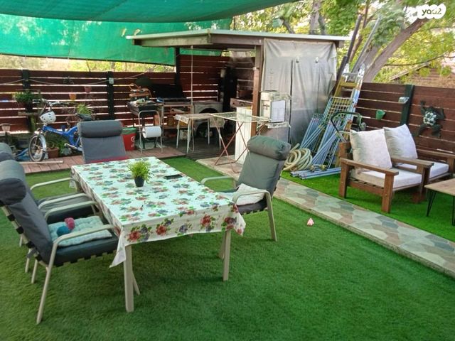 דו משפחתי, משעול גדרון 10, נווה, קצרין