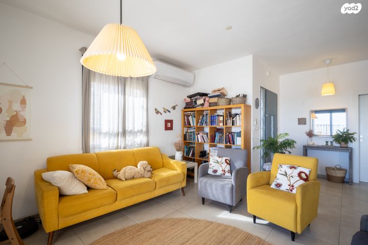 דו משפחתי, תכלת מרדכי, תקוע