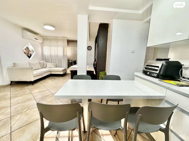 דירה, שמעון דובנוב, מפדה אזרחי, חולון