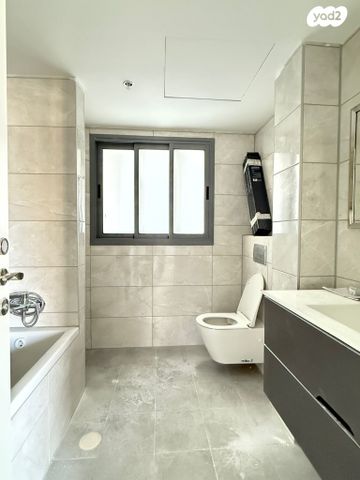 דירה, יעקב פיכמן, קרית אילון, חולון