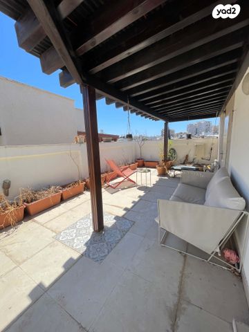 גג/ פנטהאוז, ויקטור הוגו, צהלון, שיכוני חסכון, תל אביב יפו