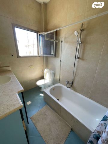 גג/ פנטהאוז, ויקטור הוגו, צהלון, שיכוני חסכון, תל אביב יפו