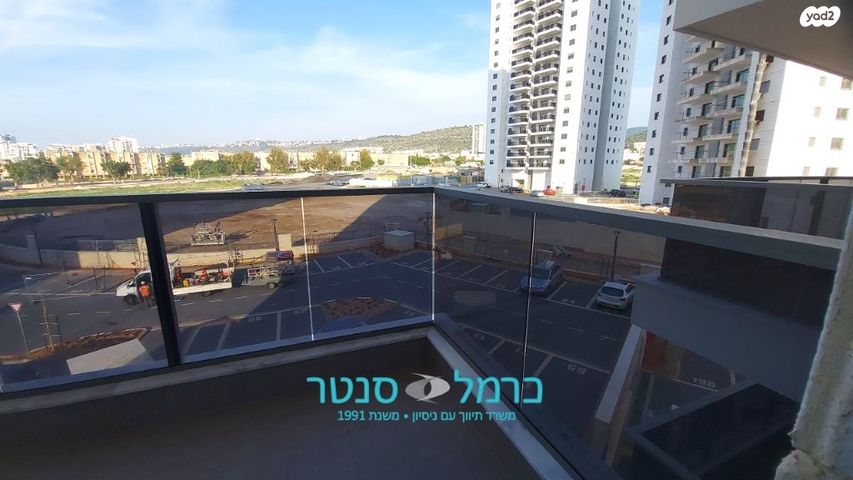 דירה, החותרים, טירת כרמל