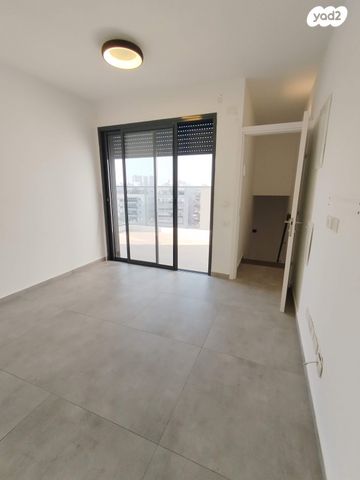 גג/ פנטהאוז, חולון