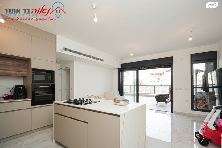 גג/ פנטהאוז, סוקולוב 12, רוטשילד עצמאות, בת ים