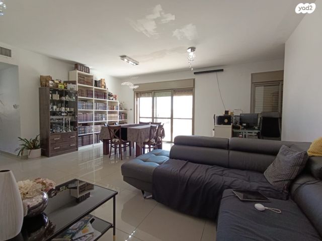 דירה, אבא אבן, קרית הלאום, ירושלים