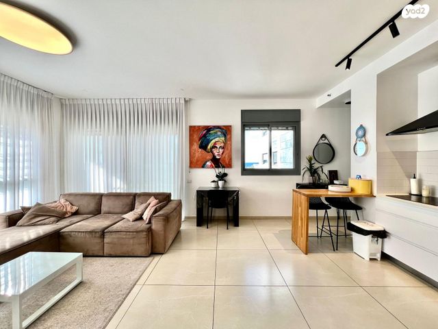 דירה, אמנון ליפקין שחק, נוף הטיילת, נתניה