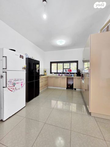 בית פרטי/ קוטג', ברוש