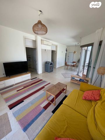 גג/ פנטהאוז, ויקטור הוגו, צהלון, שיכוני חסכון, תל אביב יפו