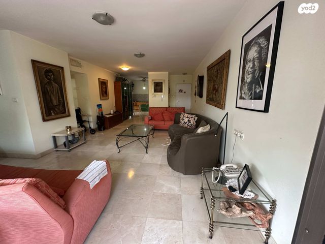 דירה, הלוטוס 20, קרית הפרחים - 2005, רעננה