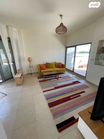 גג/ פנטהאוז, ויקטור הוגו, צהלון, שיכוני חסכון, תל אביב יפו