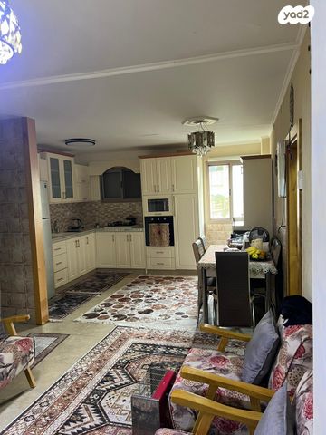 דירה, האילן, מנחם בגין, עכו