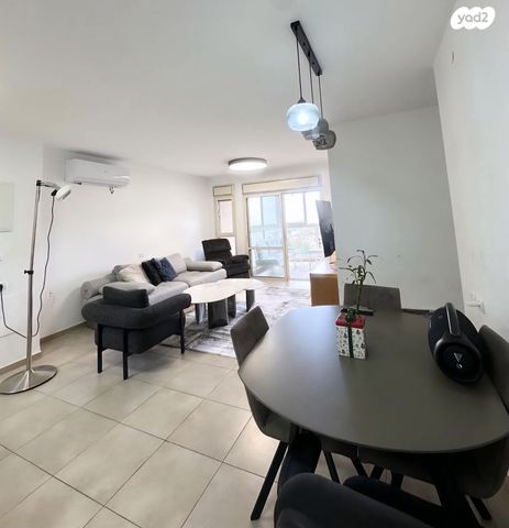 דירה, הדס, כרמיאל