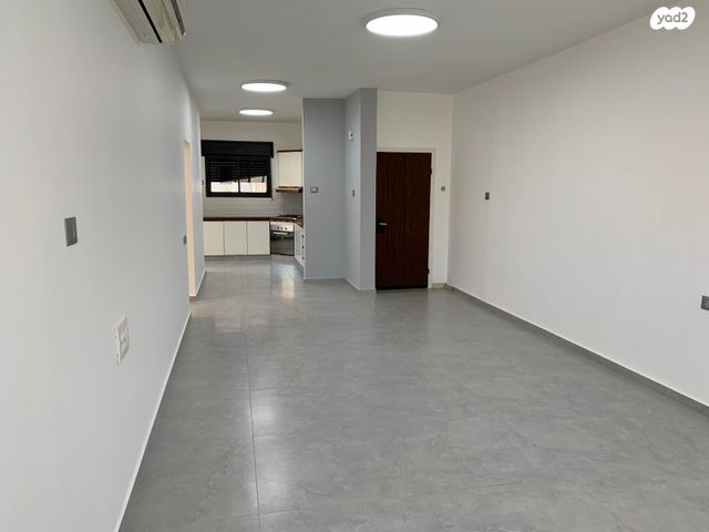 דירה, מנשה 6, מרכז העיר, סביניה, הוותיקה, קרית ביאליק