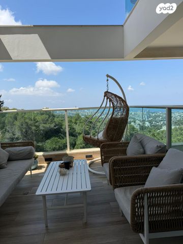 דירה, התאנה, שאר העיר, נשר