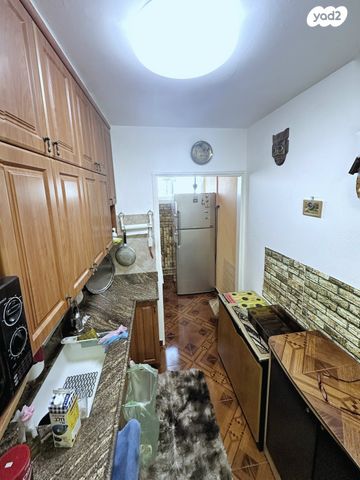 דירה, מעלה הגיבורים, בן דור, נשר